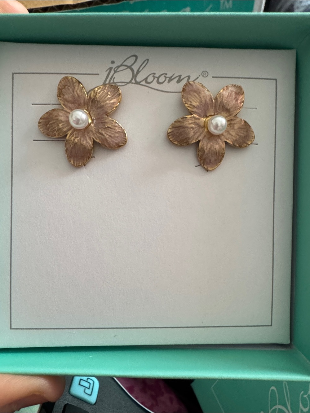bloom Mauve Pink Gold-Tone Flower Pearl Stud Earrings